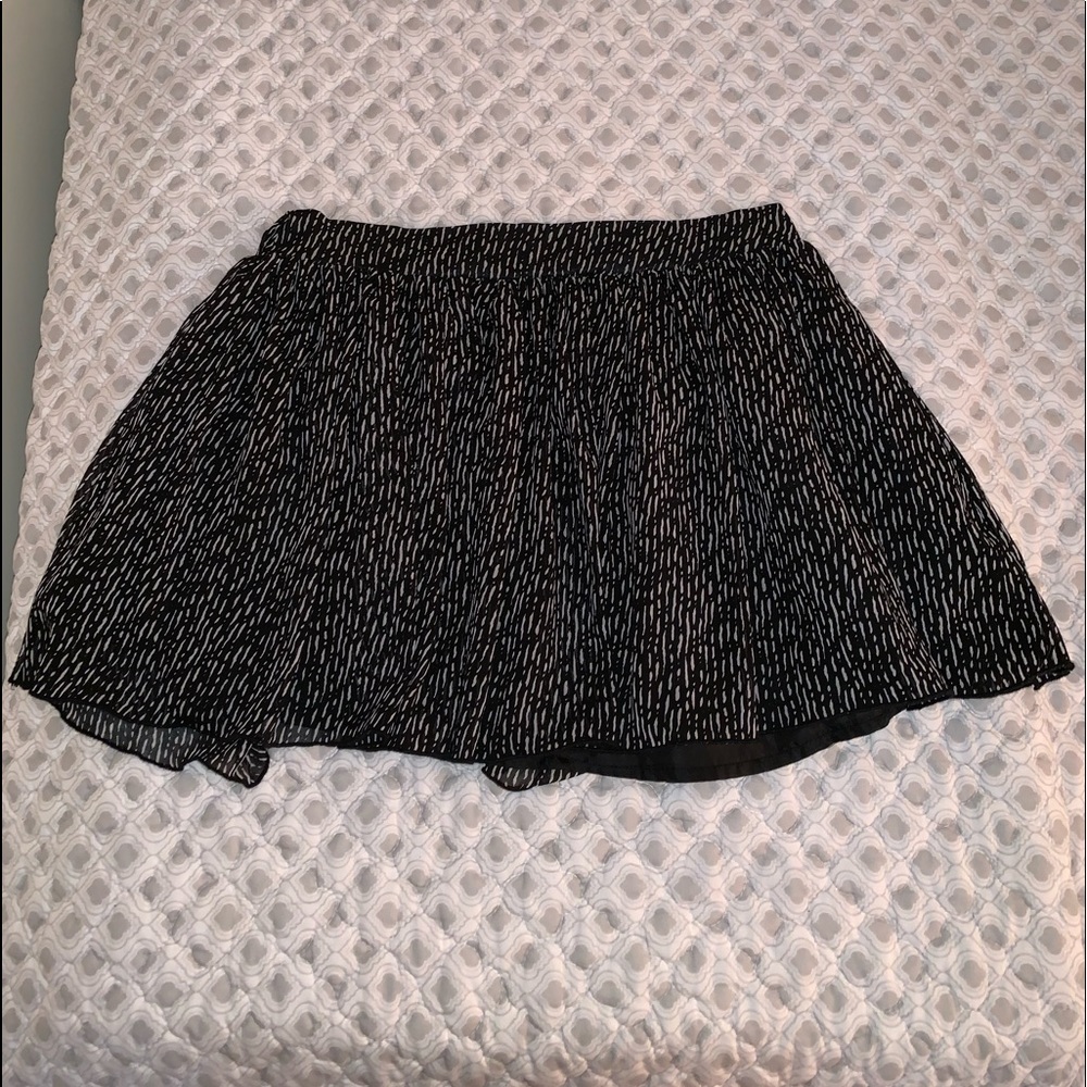 Black and White dainty skirt